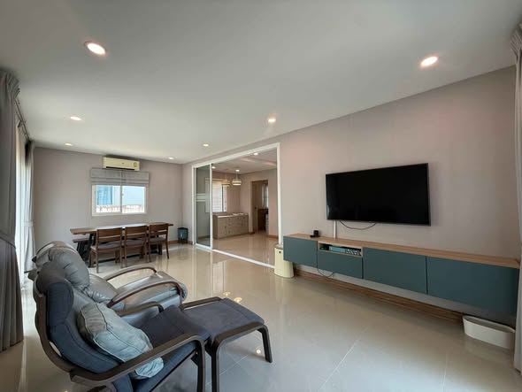 living room of Pruksatown Phet Kasem 81