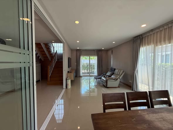 room interior of Pruksatown Phet Kasem 81