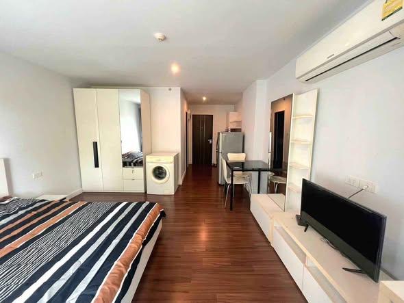 bedroom and living room of Punna Oasis 1