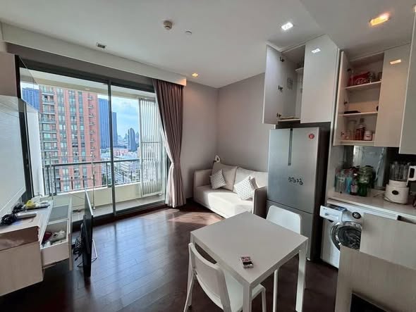 bedroom of Q Asoke