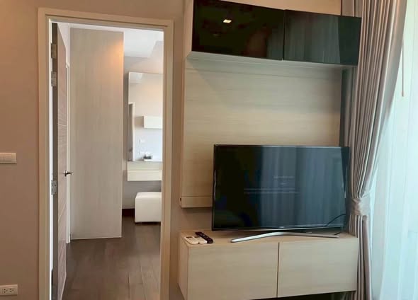 bedroom and room interior of Q Asoke