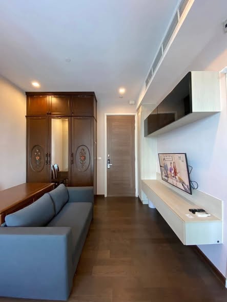 living room and room interior of Q Asoke