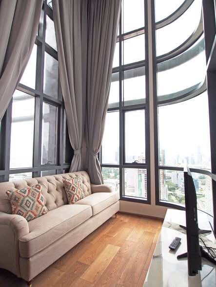 bedroom and living room of Q Chid Lom – Phetchaburi