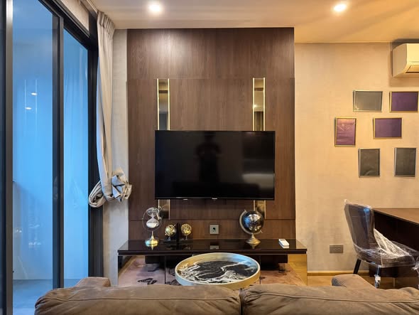 living room and bedroom of Q Chid Lom – Phetchaburi