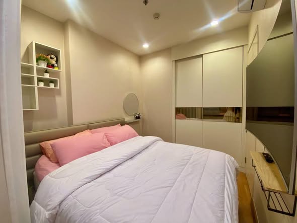 bedroom of Q House Sukhumvit 79