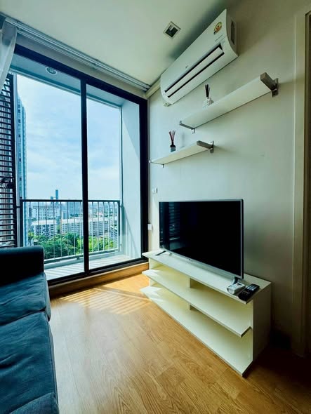 living room of Q House Sukhumvit 79