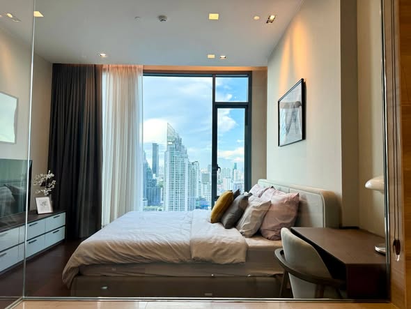 bedroom and room interior of Q1 Sukhumvit Condo by Q House