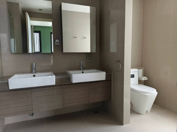 bathroom of Quinn Ratchada 17