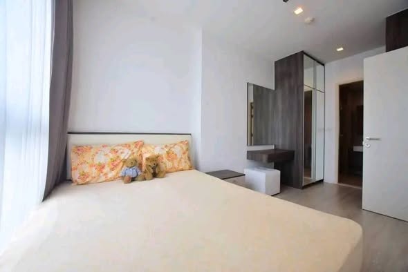 bedroom of Quinn Ratchada 17