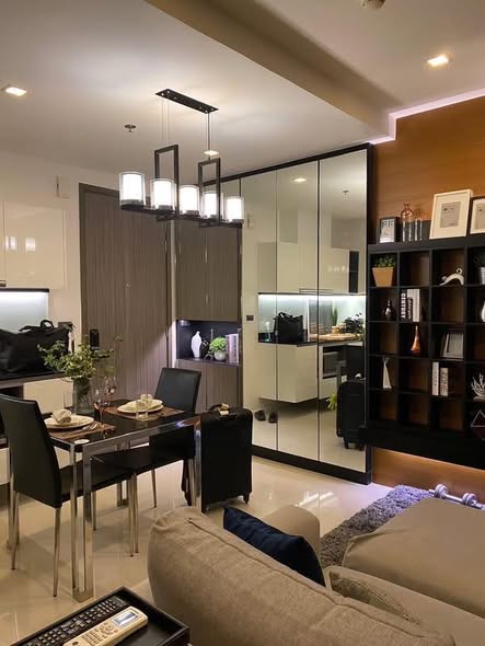 living room of Quinn Ratchada 17