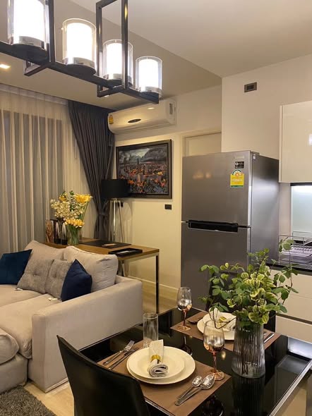 living room of Quinn Ratchada 17
