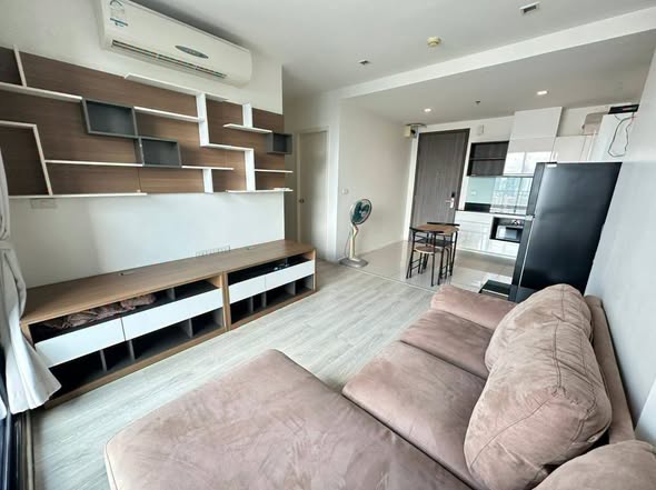 living room and bedroom of Quinn Ratchada 17