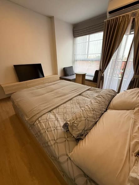 bedroom of QUINTARA MHy’ZEN PHROM PHONG (ควินทารา มาย’เซน พร้อมพงษ์)