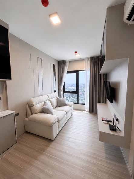 bedroom and living room of QUINTARA MHy’DEN PHO NIMIT (ควินทารา มาย’เดน โพธิ์นิมิตร)