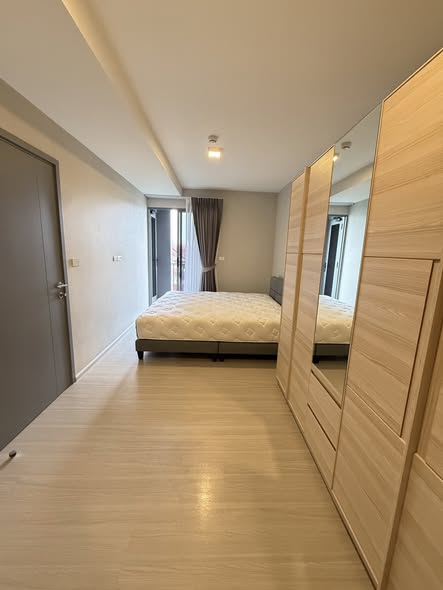 bedroom and room interior of Quintara Phume Sukhumvit 39