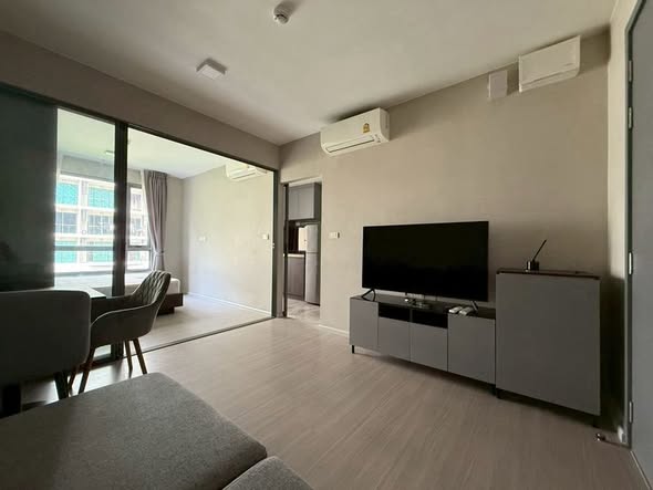 living room and room interior of Quintara Phume Sukhumvit 39