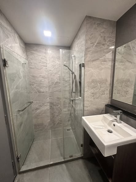 room interior and bathroom of Quintara Phume Sukhumvit 39