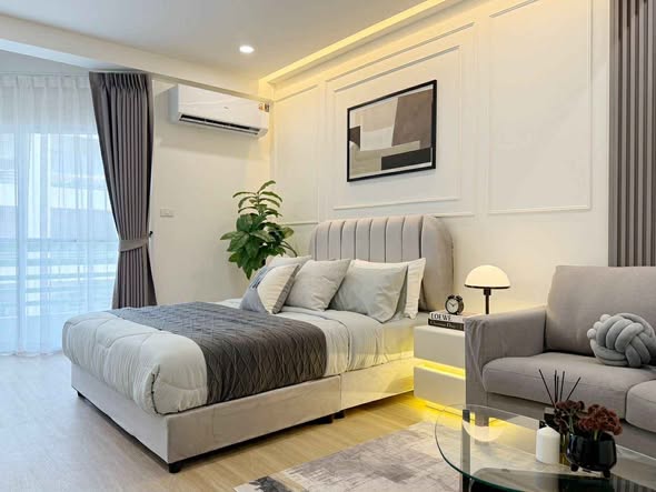 bedroom and living room of Rama 6 Mansion B