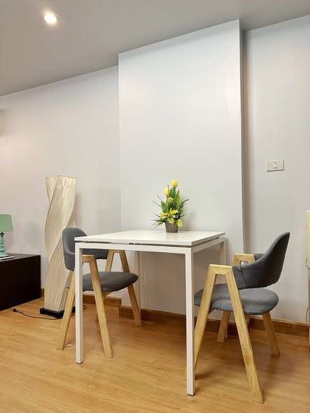 room interior of Rawee Waree Condominium