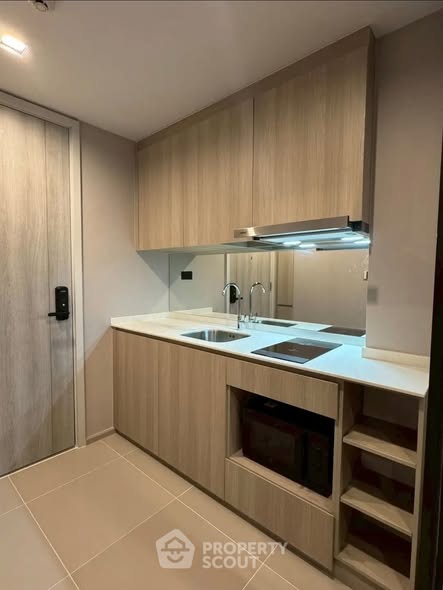 bathroom of Reference Sathorn-Wongwianyai (เรฟเฟอเรนซ์ สาทร-วงเวียนใหญ่)