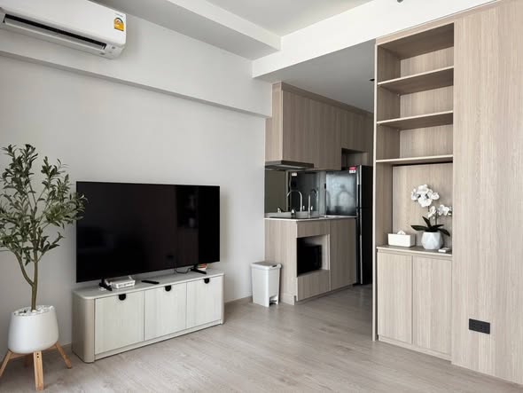living room of Reference Sathorn-Wongwianyai (เรฟเฟอเรนซ์ สาทร-วงเวียนใหญ่)