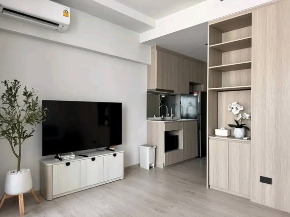 living room and room interior of Reference Sathorn-Wongwianyai (เรฟเฟอเรนซ์ สาทร-วงเวียนใหญ่)