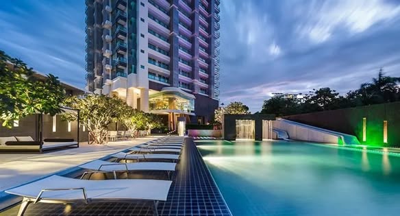 pool of Reflection Jomtien Beach Pattaya