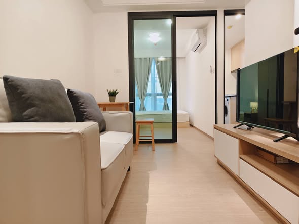 living room and room interior of Regal Srinakarin 40