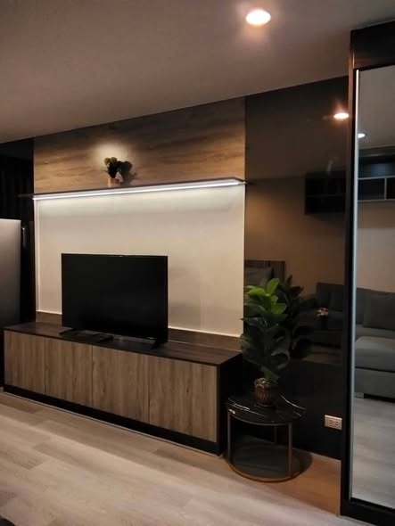 living room and room interior of Regent Home 19