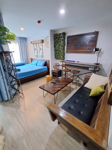 bedroom and living room of Regent Home 97/1