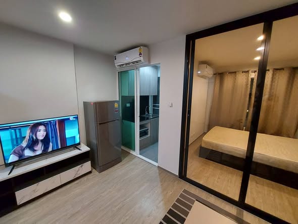 bedroom and room interior of Regent Home 97/1