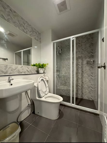 bathroom of Regent Home Bangna (รีเจ้นท์โฮม บางนา)