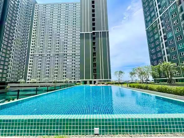 pool of Regent Home Bangna (รีเจ้นท์โฮม บางนา)