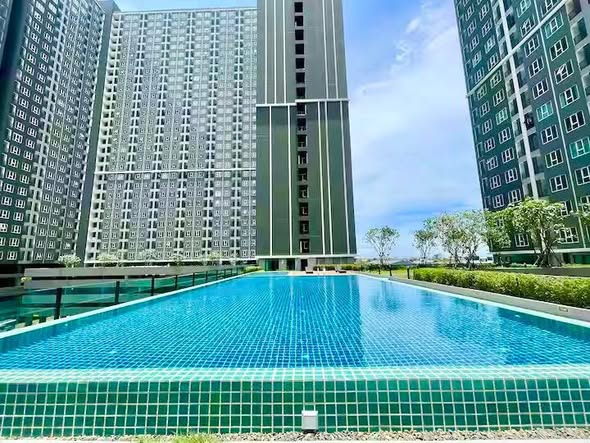 pool of Regent Home Bangna (รีเจ้นท์โฮม บางนา)