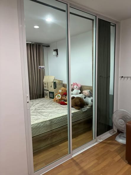 bedroom and room interior of Regent Home Bangson 27