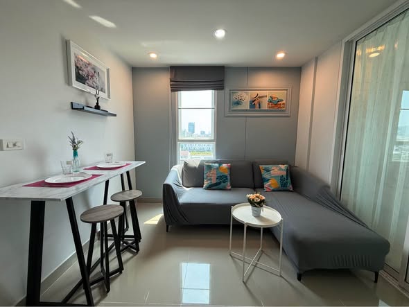bedroom and living room of Regent Home Bangson 28