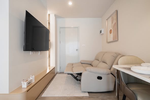 bedroom and living room of Regent Home Bangson 28