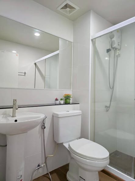bathroom of Regent Home Sukhumvit 81