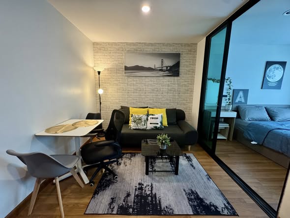 bedroom and living room of Regent Home Sukhumvit 81