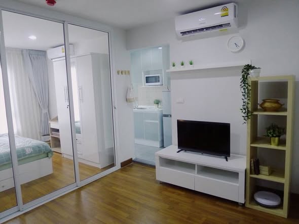 bedroom and room interior of Regent Home Sukhumvit 81