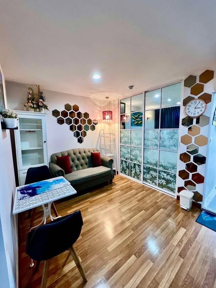 living room and room interior of Regent Home Sukhumvit 81