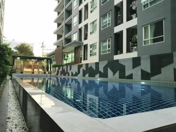 pool of Regent Home Sukhumvit 81