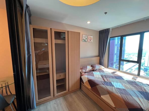 bedroom and room interior of Regent Home Wutthakat