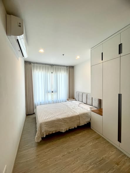 bedroom and room interior of Regent Home Wutthakat