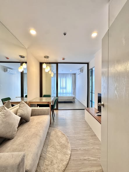 living room of Regent Home Wutthakat