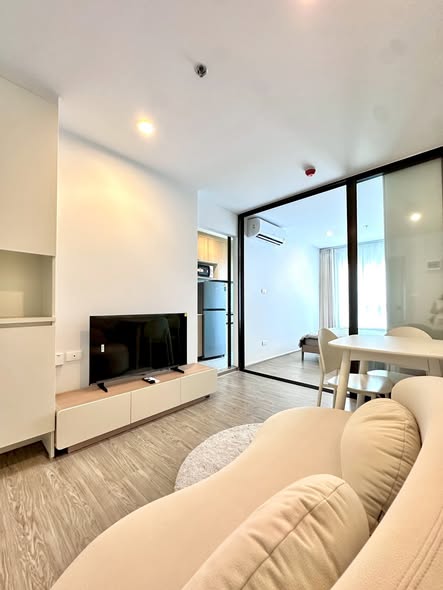 living room of Regent Home Wutthakat