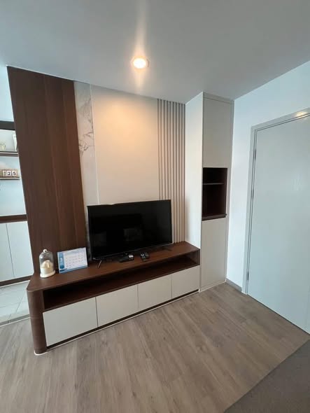 room interior of Regent Home Wutthakat