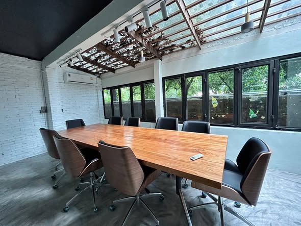 room interior of Renovated Private 4 BR Townhouse @ BTS ONNUT