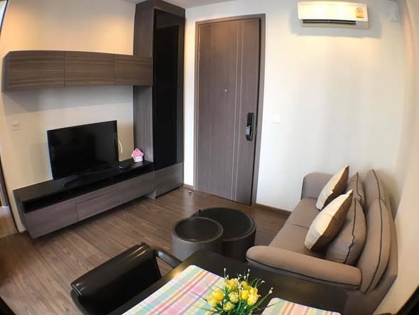 living room and bedroom of RESORTA CONDOMINIUM เย็นอากาศ