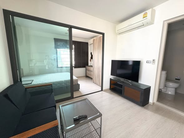 bedroom and room interior of Rhythm Asoke 2